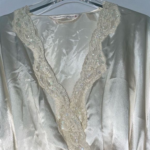 Vintage Victoria’s Secret Lingerie Set Ivory Chamise and Kimono Set Sz Large - Picture 10 of 14